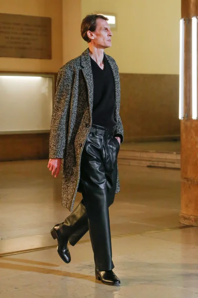 Look 34